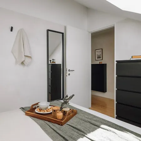 Chalay - 1 Bedroom And Terrace In Santo Antonio ליסבון
