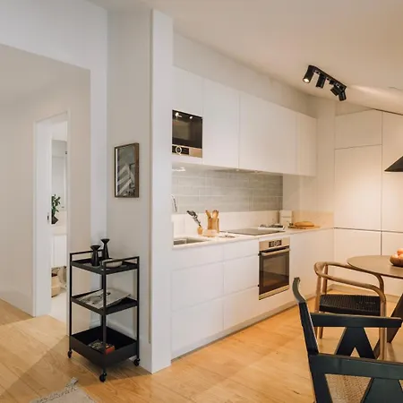 דירה Chalay - 1 Bedroom And Terrace In Santo Antonio ליסבון