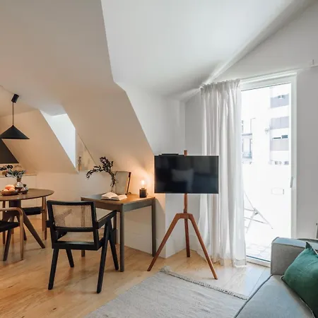 Chalay - 1 Bedroom And Terrace In Santo Antonio דירה ליסבון