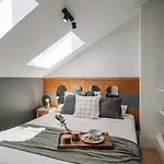 Chalay - 1 Bedroom And Terrace In Santo Antonio Διαμέρισμα